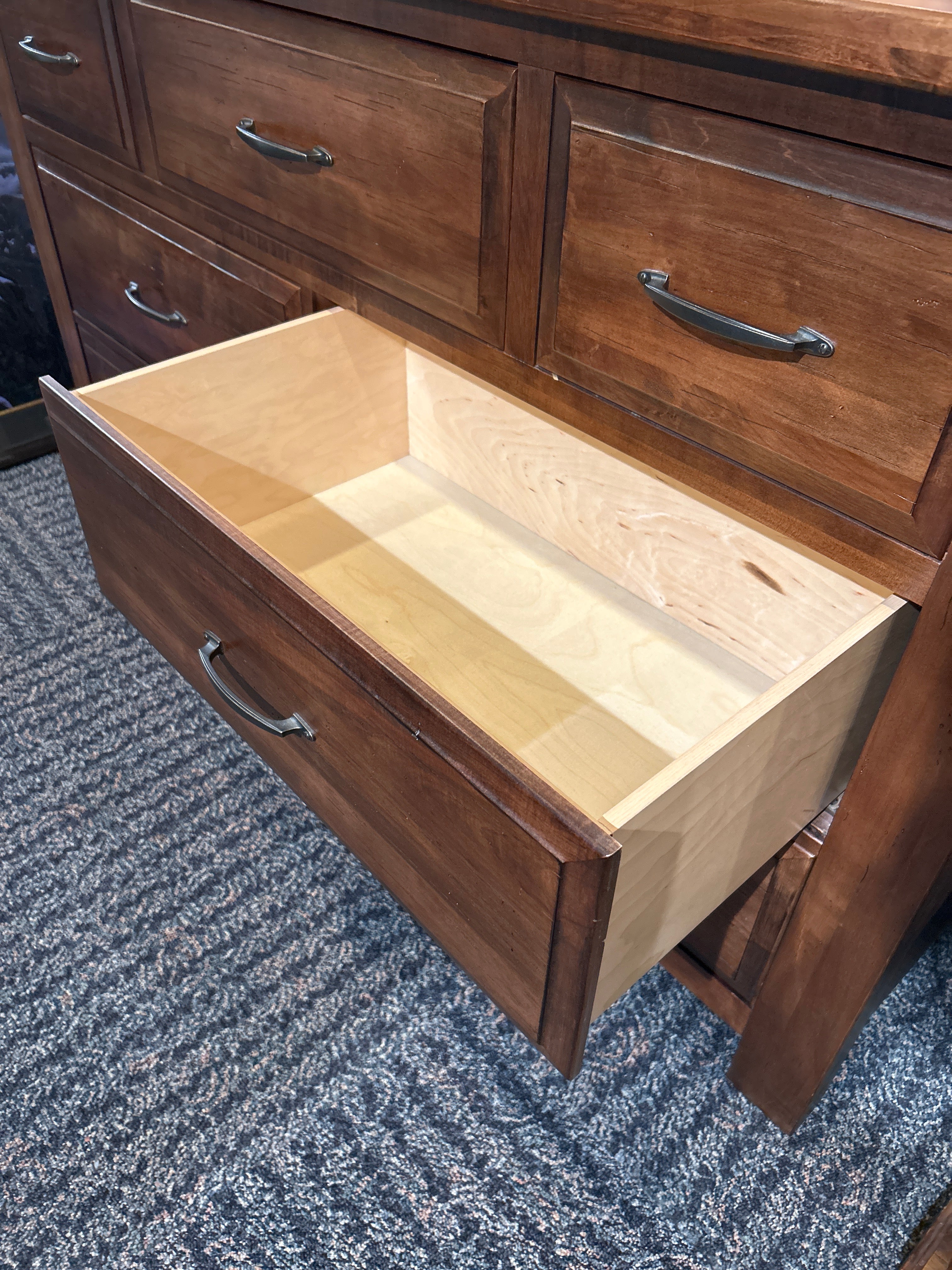 🐈⬛ Antique Maple Wood 7 Drawer Dresser by Vaughan Bassett 62